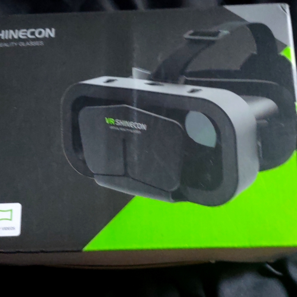 Virtual reality goggles